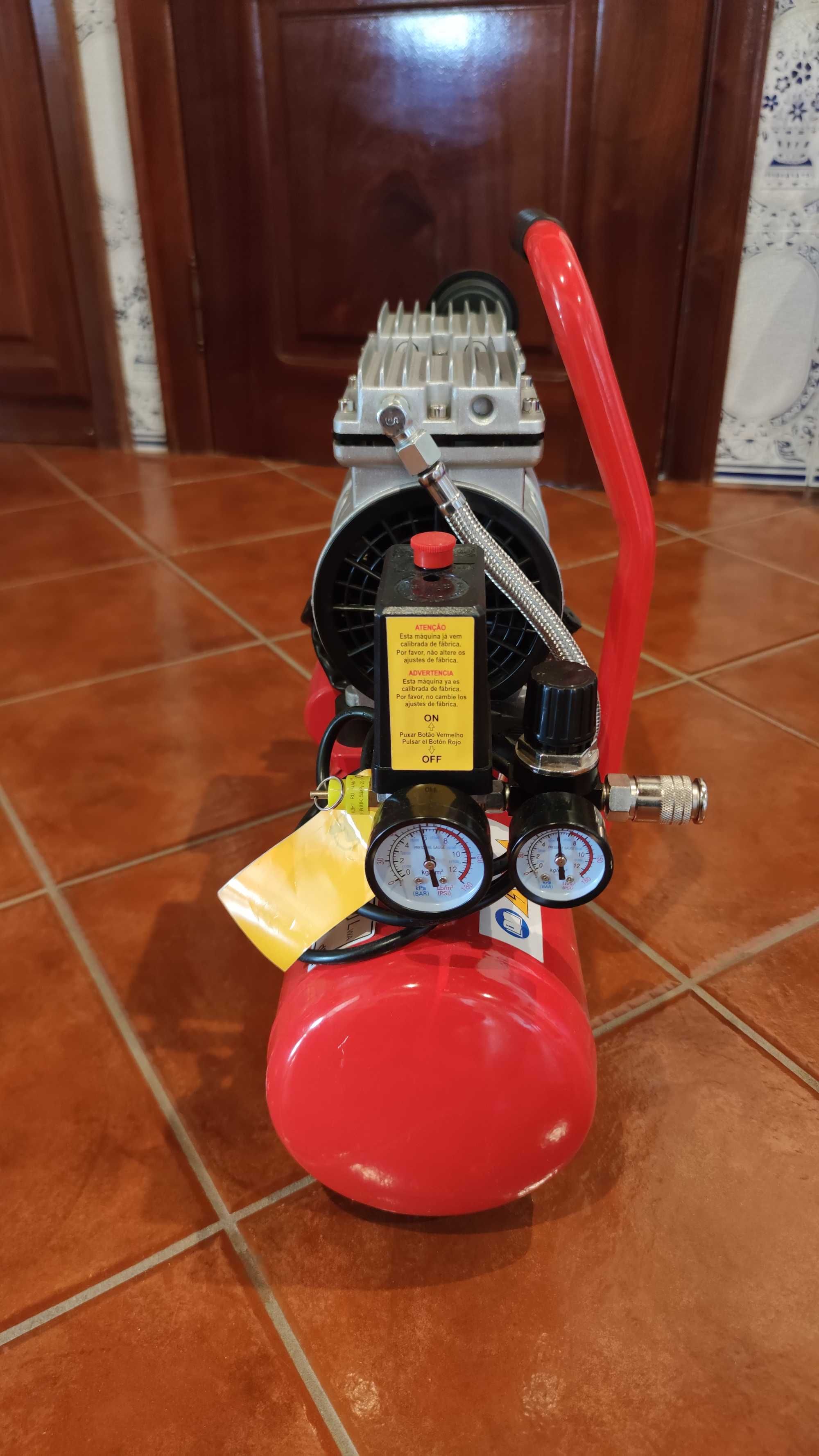 Compressor de ar s/óleo 6L 7 bar (apenas usado uma vez)