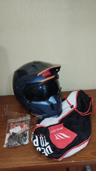 Мотошолом MT StreetFighter SV розмір M 57-58см обхват голови