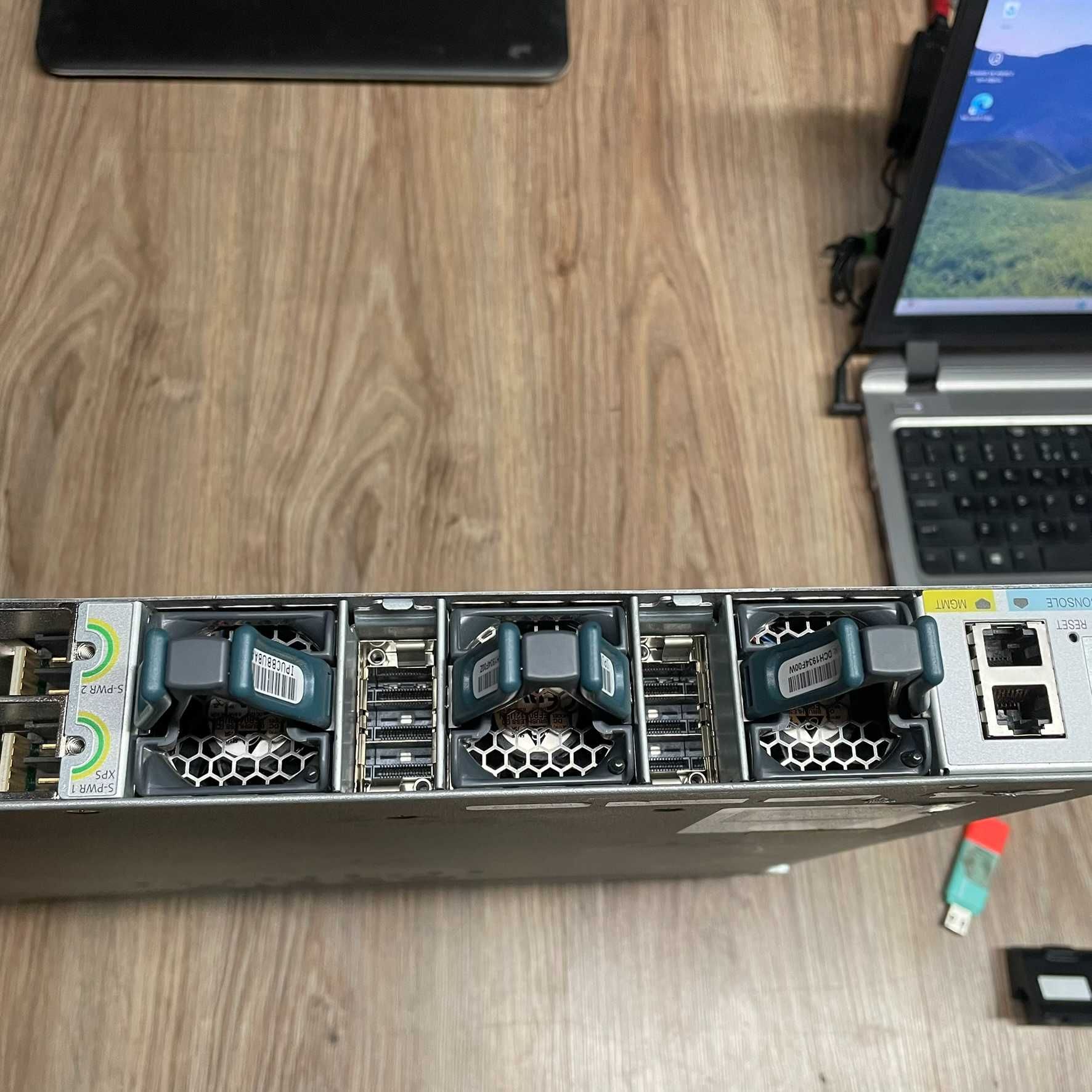 Switch CISCO CATALYST C3850-NM-2-10G 1U 19" Rack Klasa B