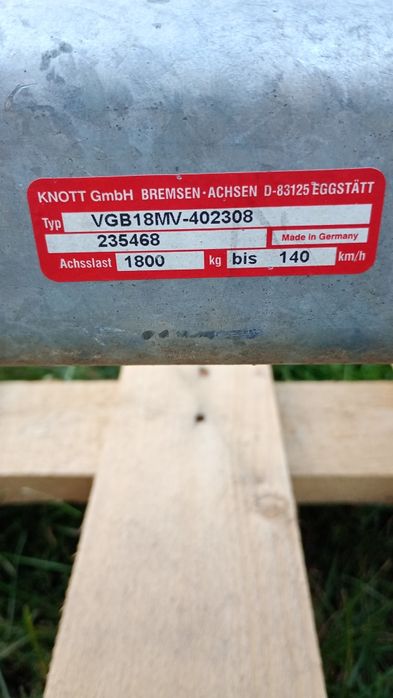 Oś hamowna knott do przyczepy lawety