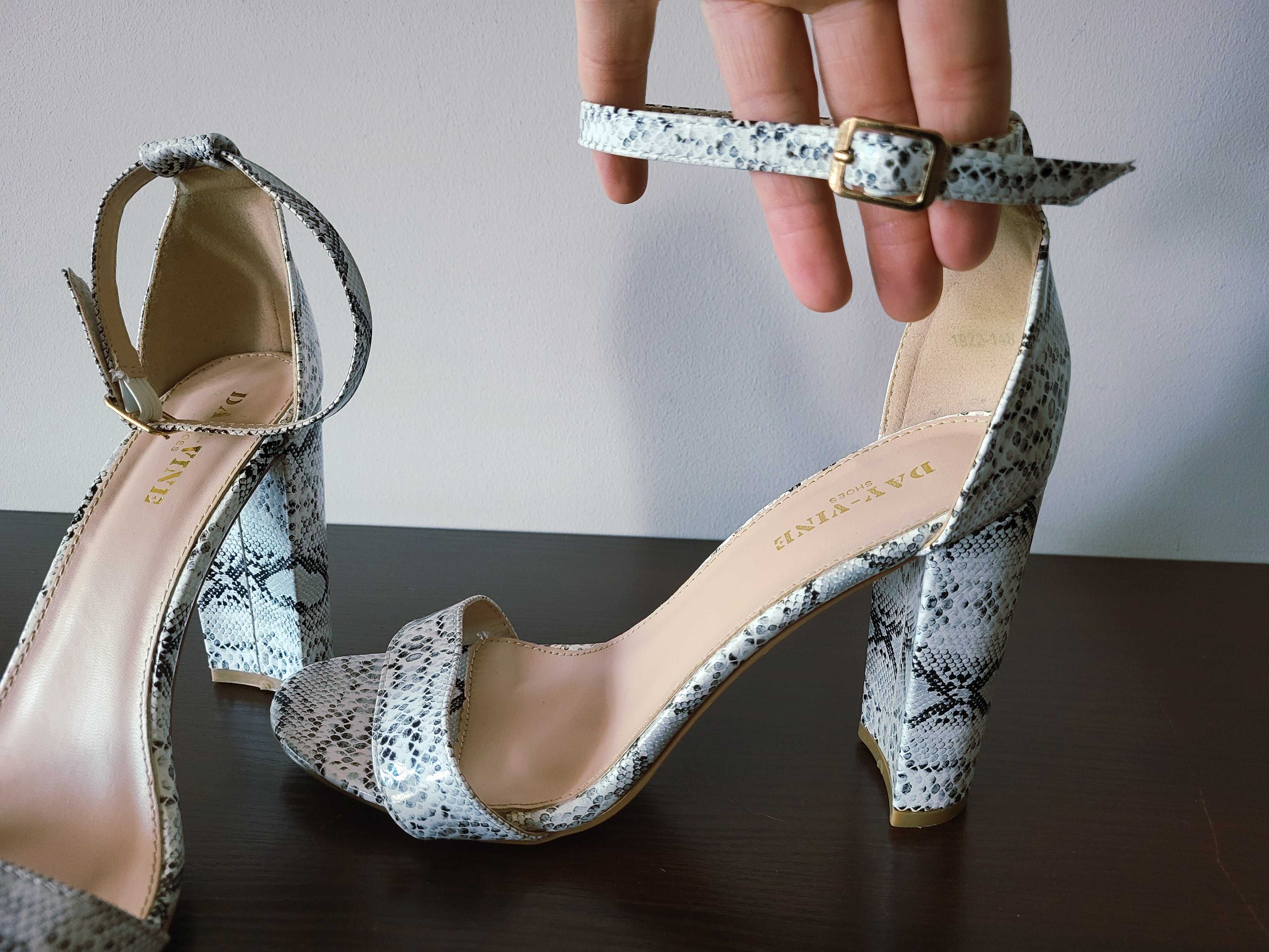 Day- vine shoes, rozmiar 39