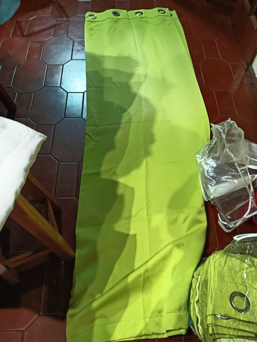 4 cortinas verdes grossas