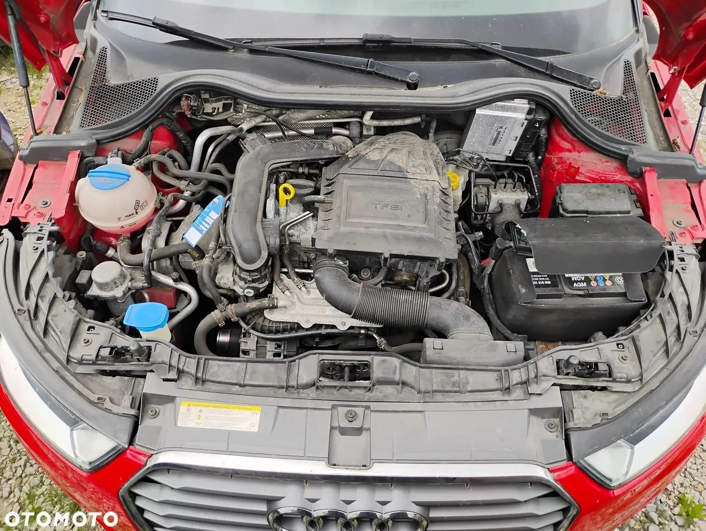 Audi A1 2016r, 1.0 Benzyna. Uszkodzone boki. Jeździ.