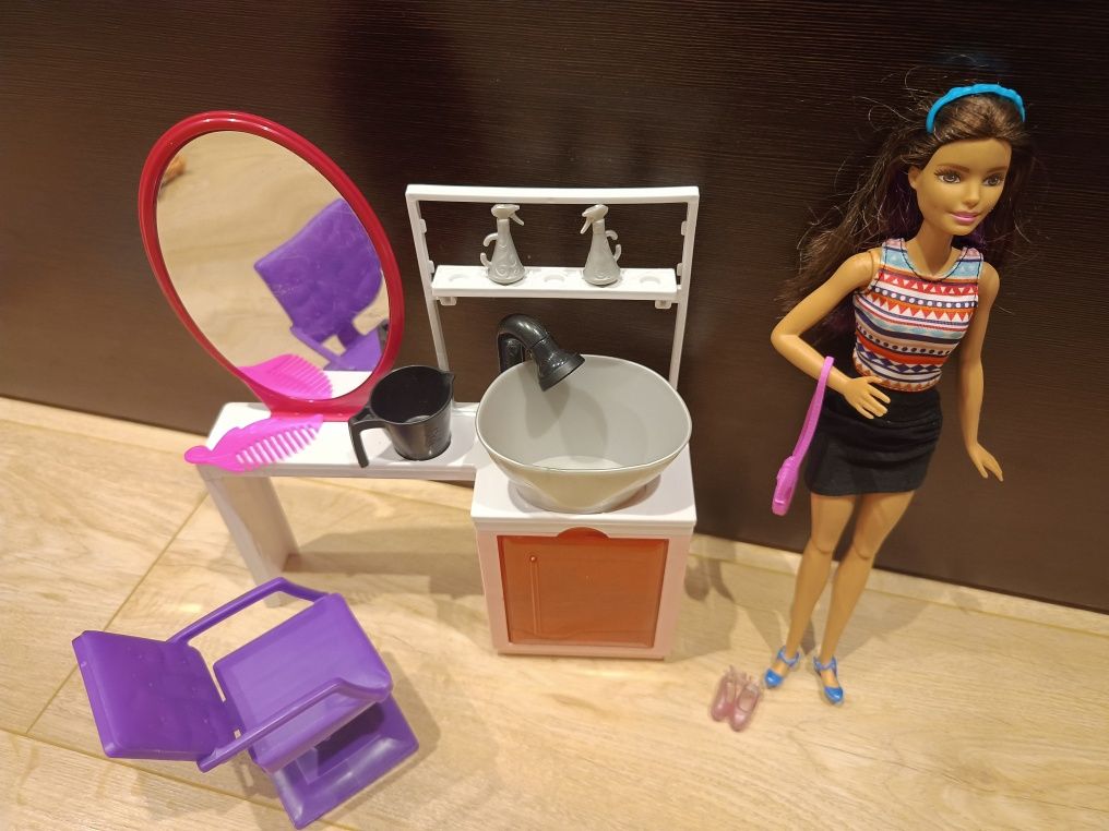Salon fryzjerski + lalka Barbie
