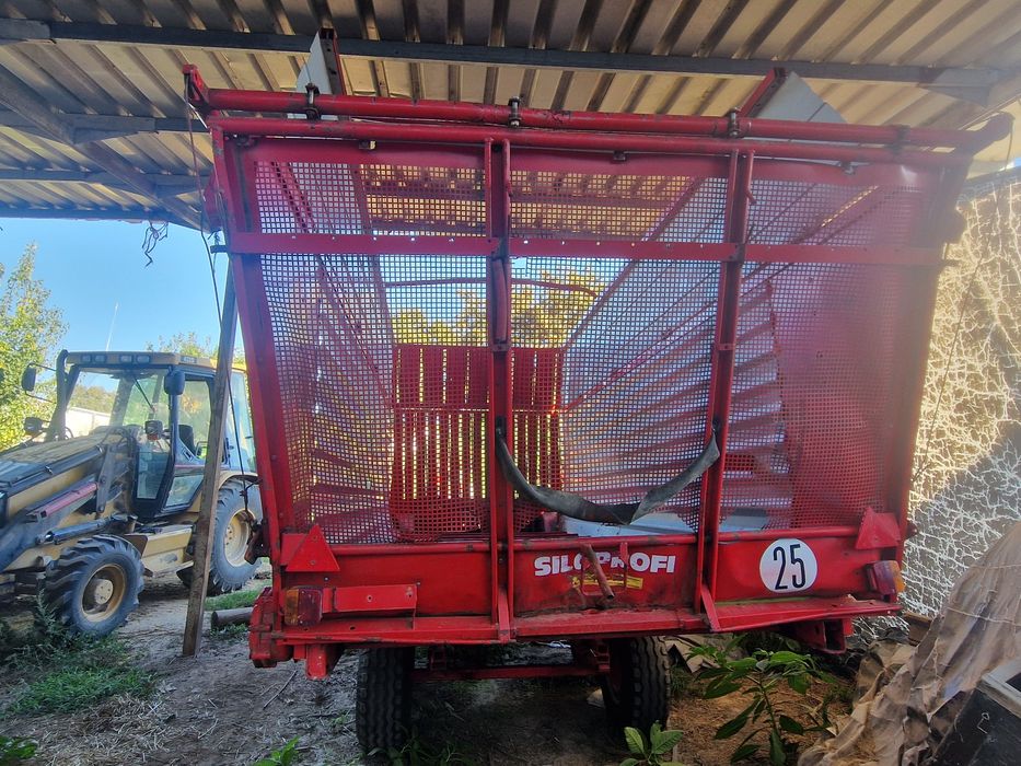 Reboque autocarregante forrageiro pottinger