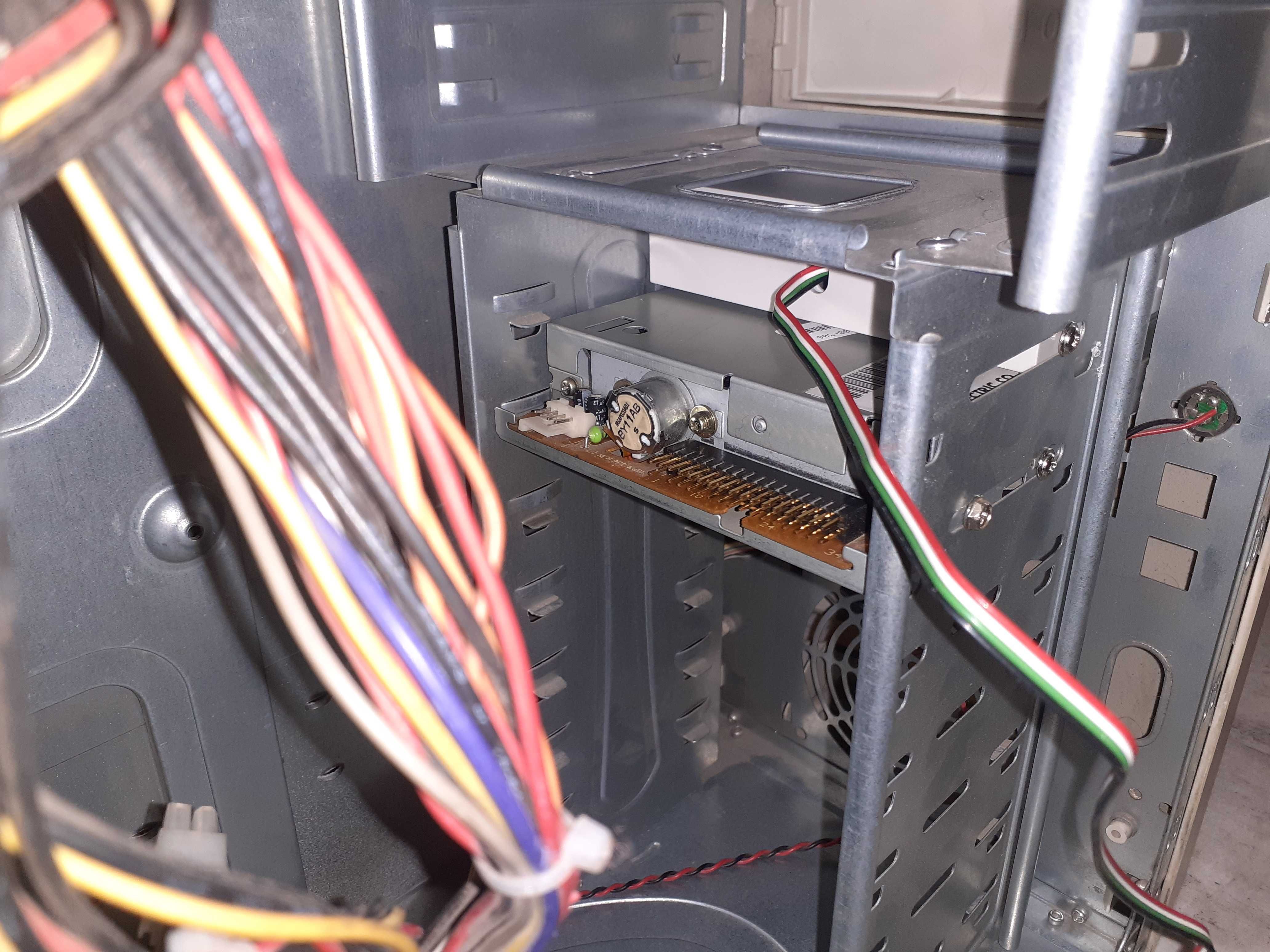 Retro obudowa ATX Athlon 64 400W czytnik SD
