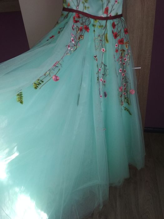 Платье вечернее/выпускное/свадебное.