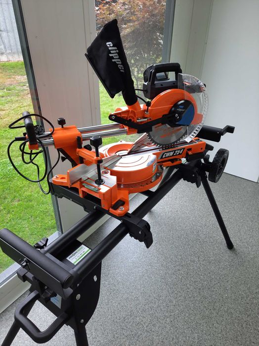 Ukośnica do drewna, piła ukosowa- wypożyczalnia