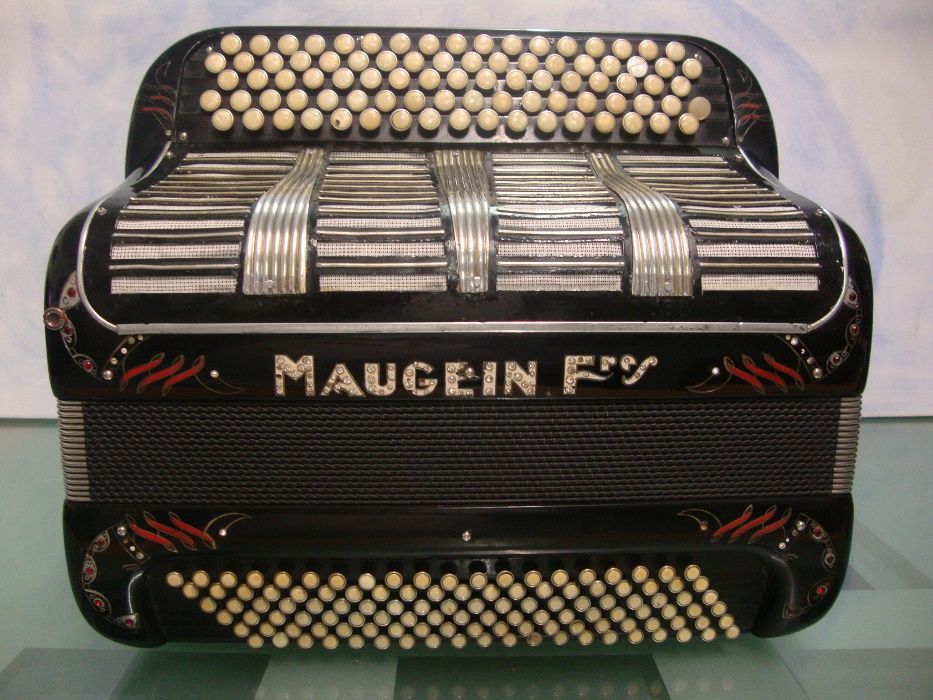 Acordeão maugein fres 4 voz N. 138