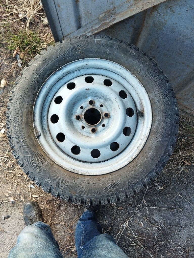 Зимова гума r 14