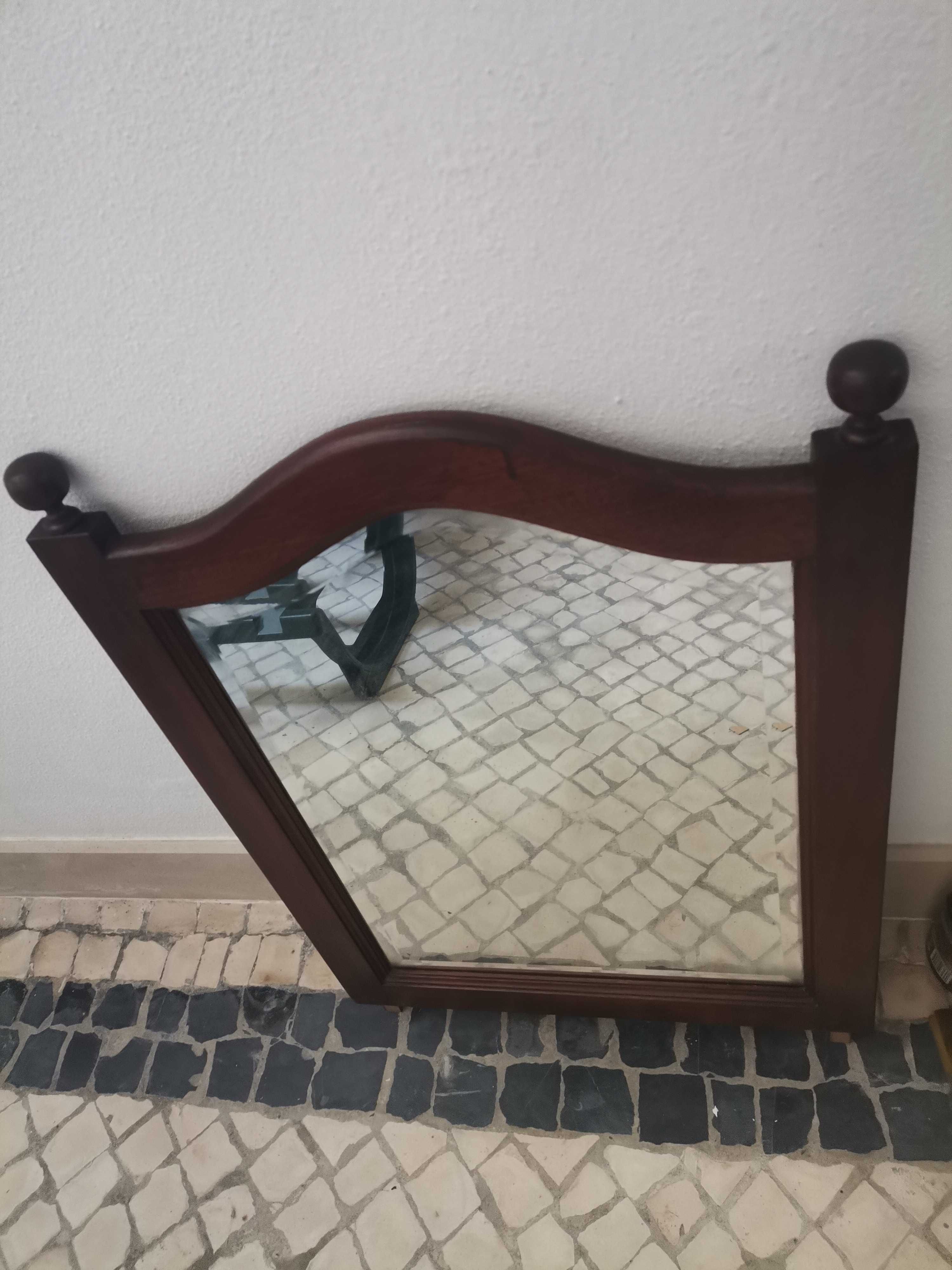 Cómoda antiga madeira castanho escuro