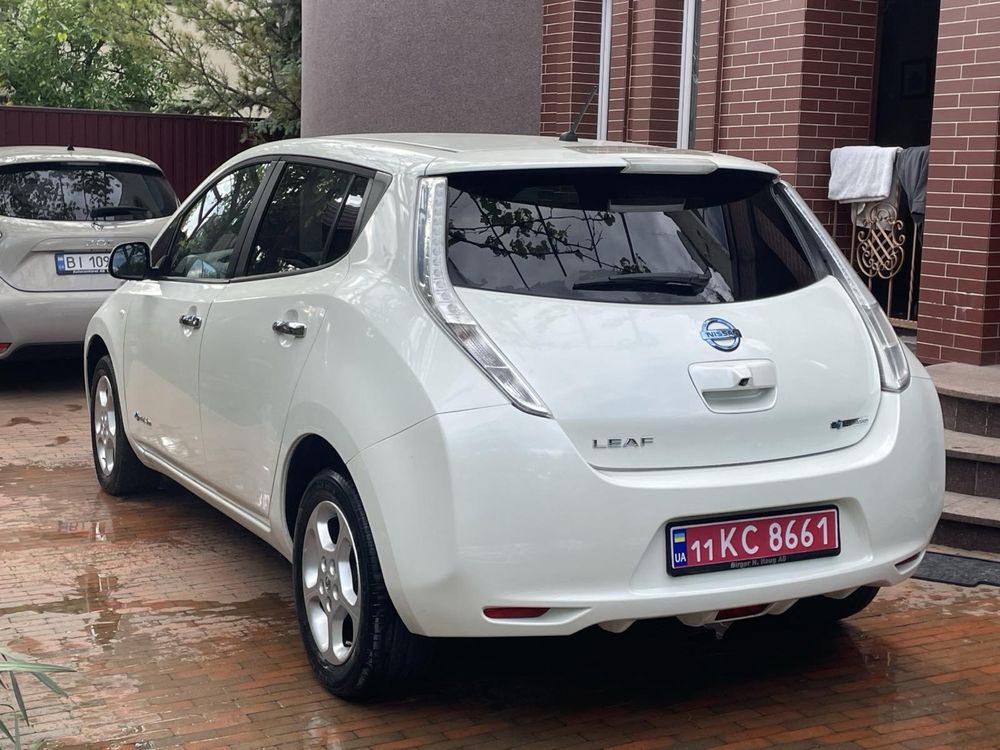 Продам електромобіль Nissan Leaf