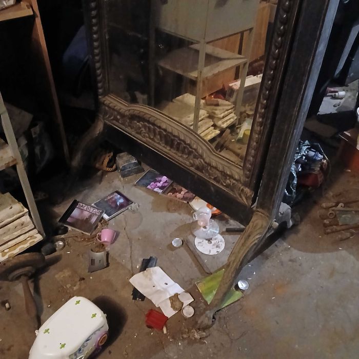 Espelho de pé antigo