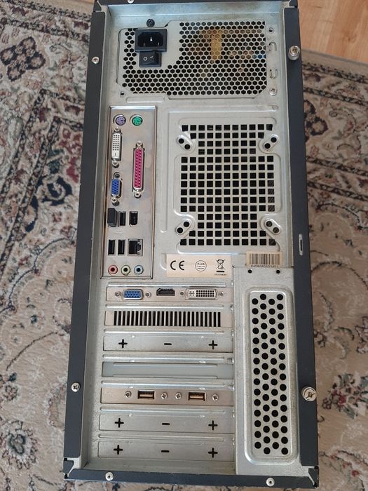 Komputer Windows pro 11  1TB SDD z monitorem klawiaturą I myszką