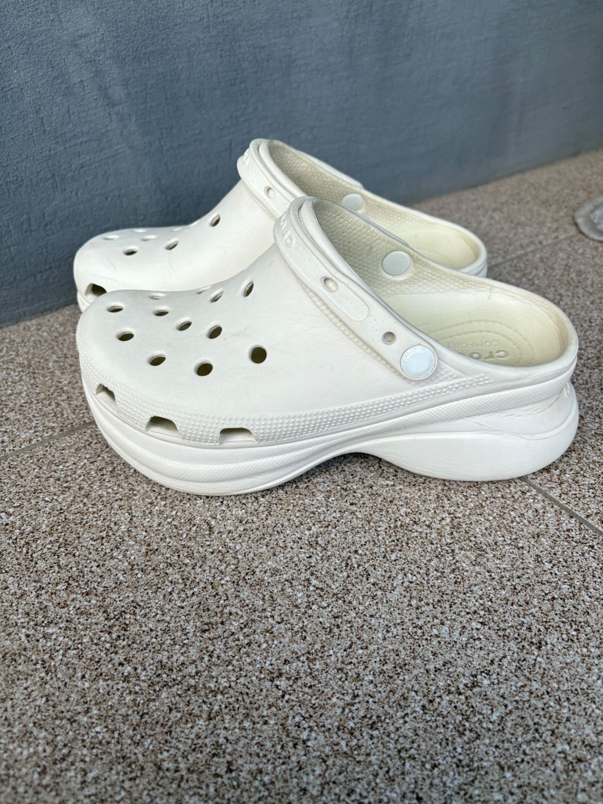 Шлепки кроксы на платформе Crocs