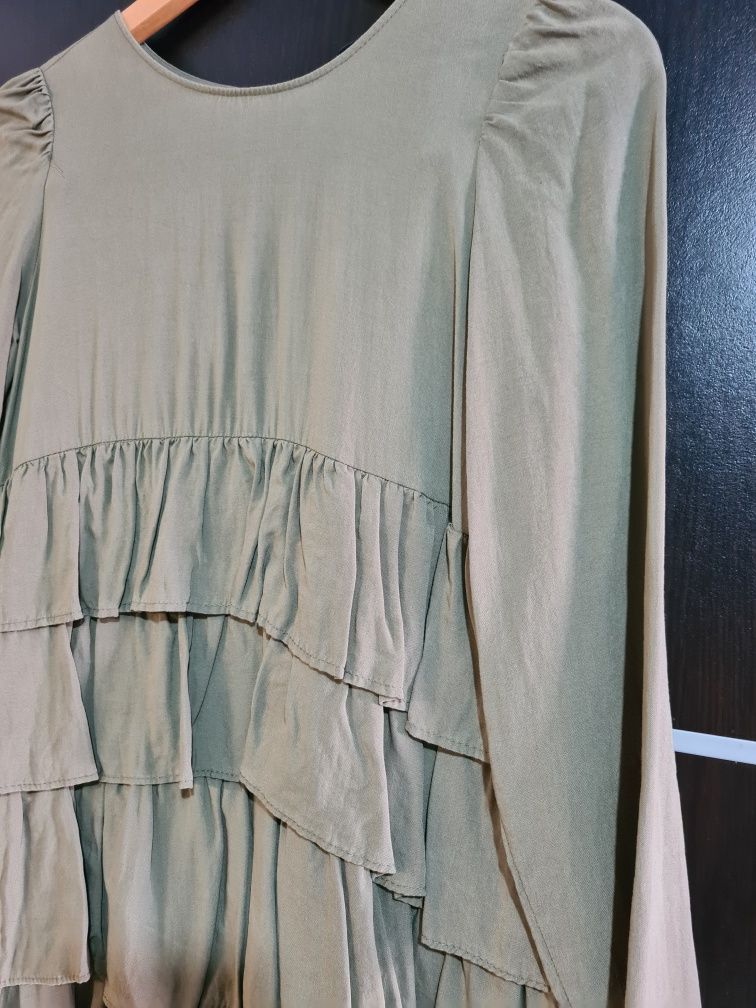 Vestido com folhos Zara - Tamanho XS