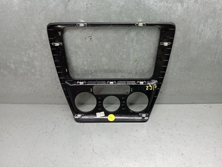 Moldura da consola central / rádio / aro VOLKSWAGEN Jetta IV (162, 163