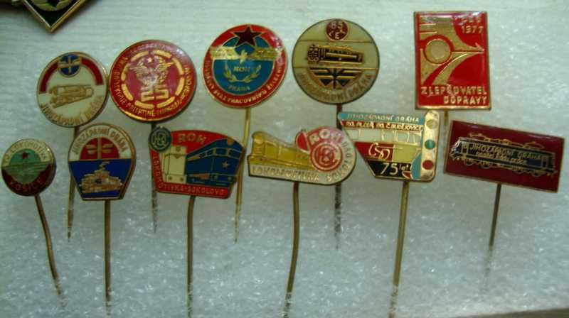 Значки по теме метро ,железная дорога, авто-мото техника