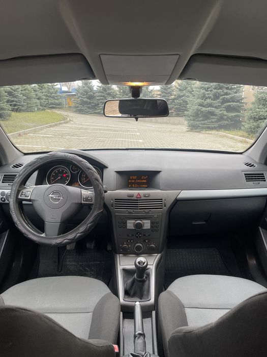 Opel Astra 2004 год 1.4 бензин