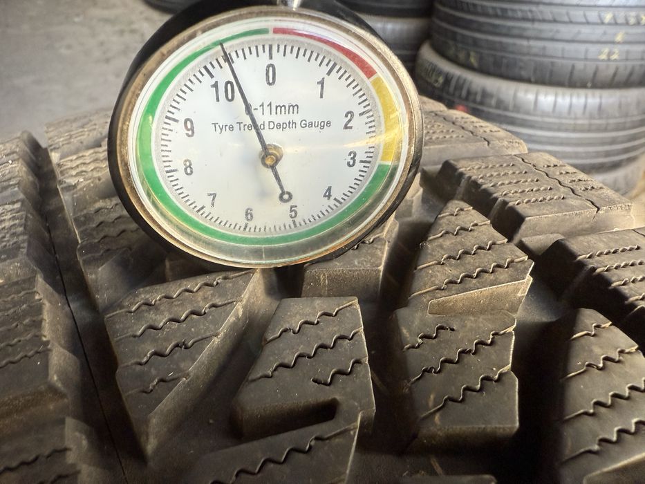 Зимова шина 225/75 R16C 121/120R Bridgestone Blizzak W810 1шт. 10мм