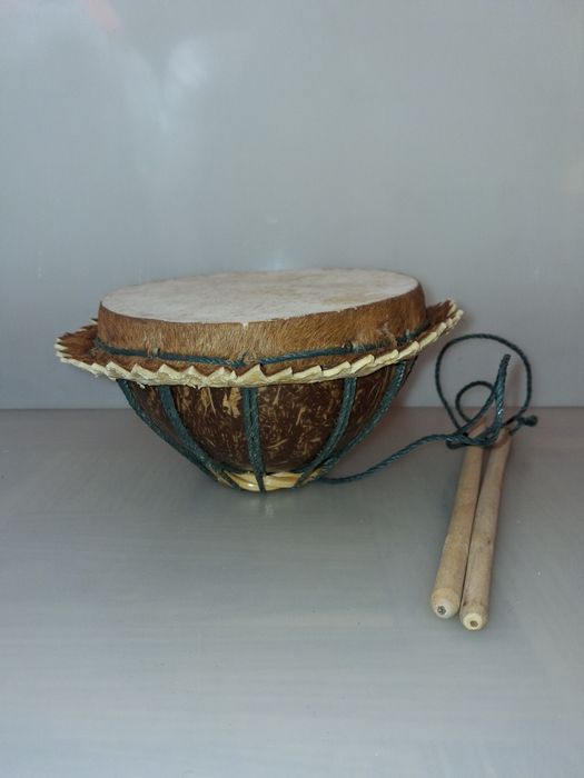 Tambor de Nativa Americana e Rattles