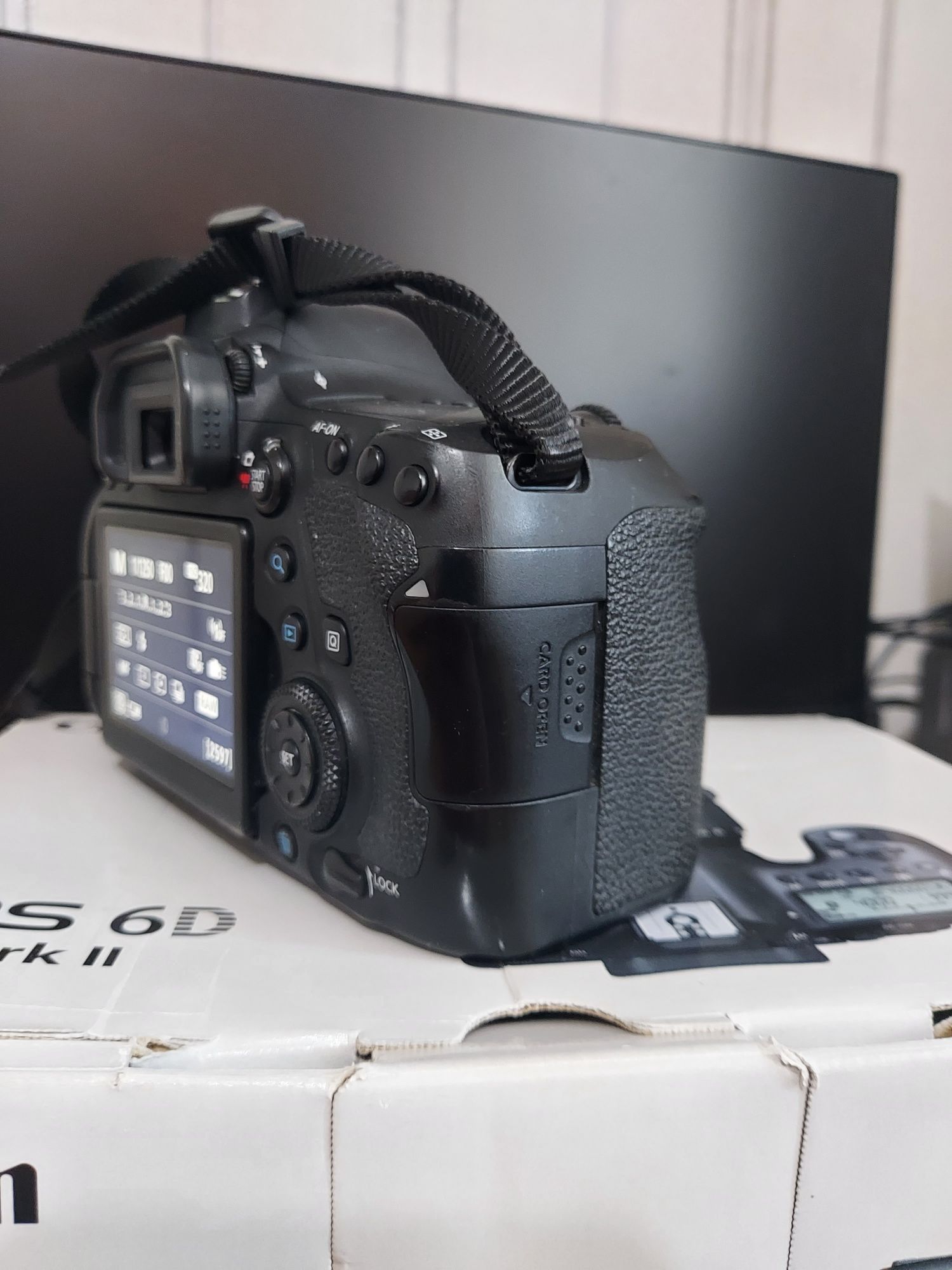 Canon 6d mark 2 body