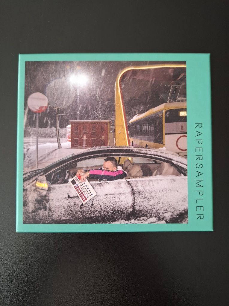 Płyta CD Rapersampler w pudełku z dodatkiem z autografem Ten typ Mes a
