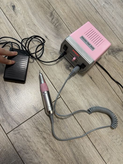 Frezarka do paznokci JD700 różowa - używana
