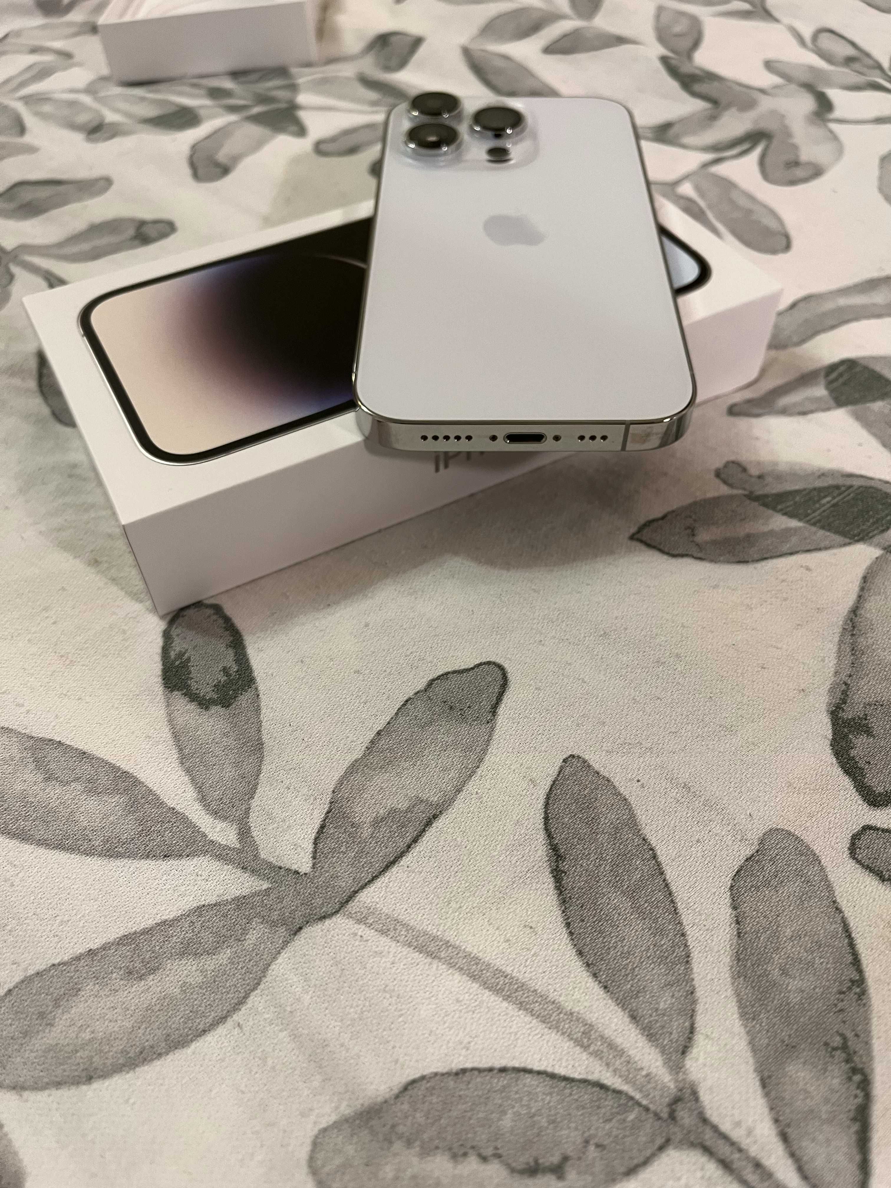 Apple iPhone 14 pro , 256GB Neverlock. Silver