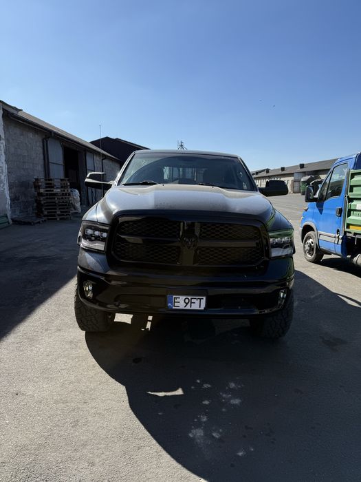 Doge Ram 1500 5.7 V8 hemi