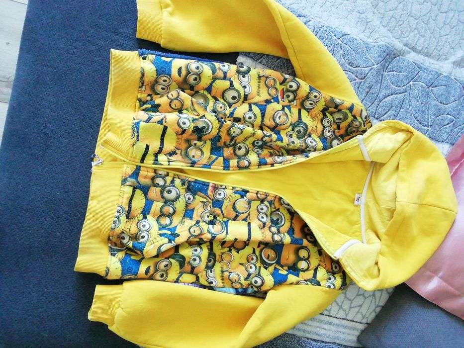 Толстовка миньон дуже гарна 7-10лет