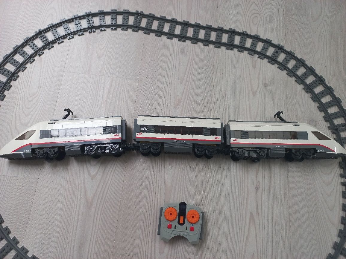 LEGO City 60051 "Superszybki pociąg pasażerski"