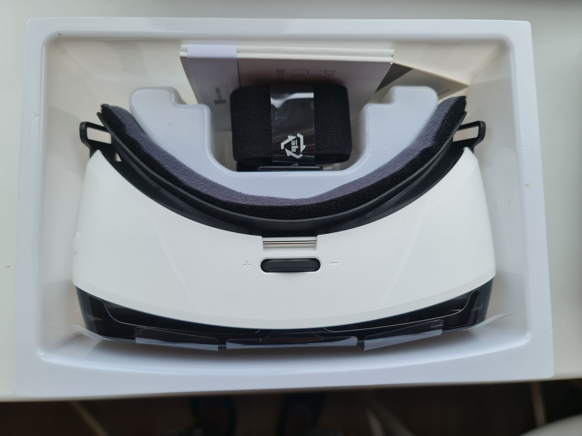 Окуляри віртуальної реальності Samsung Gear VR CE (SM-R322NZWASEK)