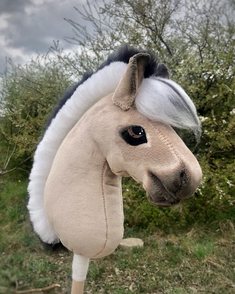 Hobby Horse Fiord Fjord Fiording koń konik na kiju realistyczny A4