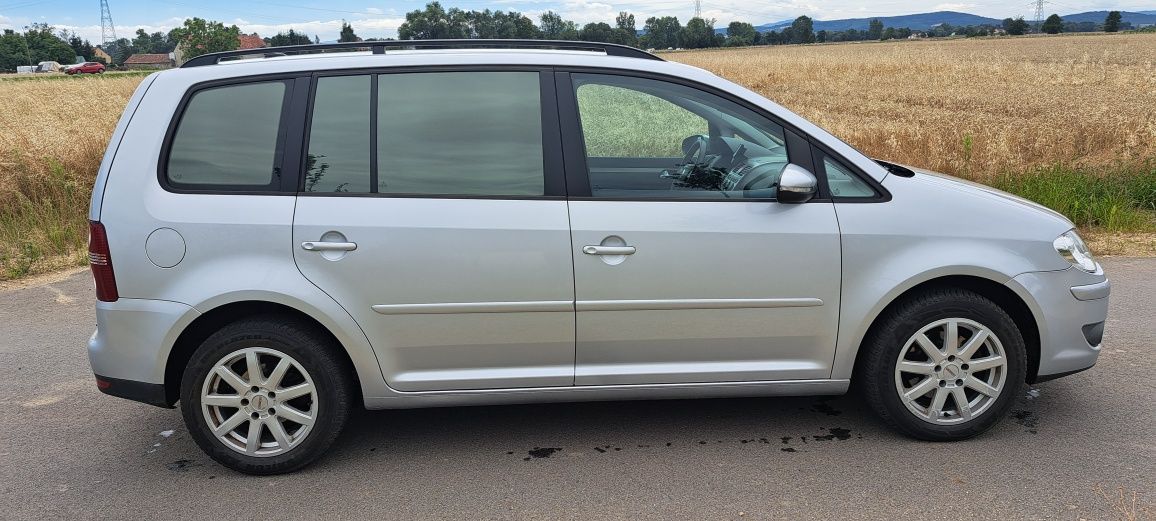 Vw Touran Trend 1.9 TDI 2009r /klima/elektryka/ładny stan/