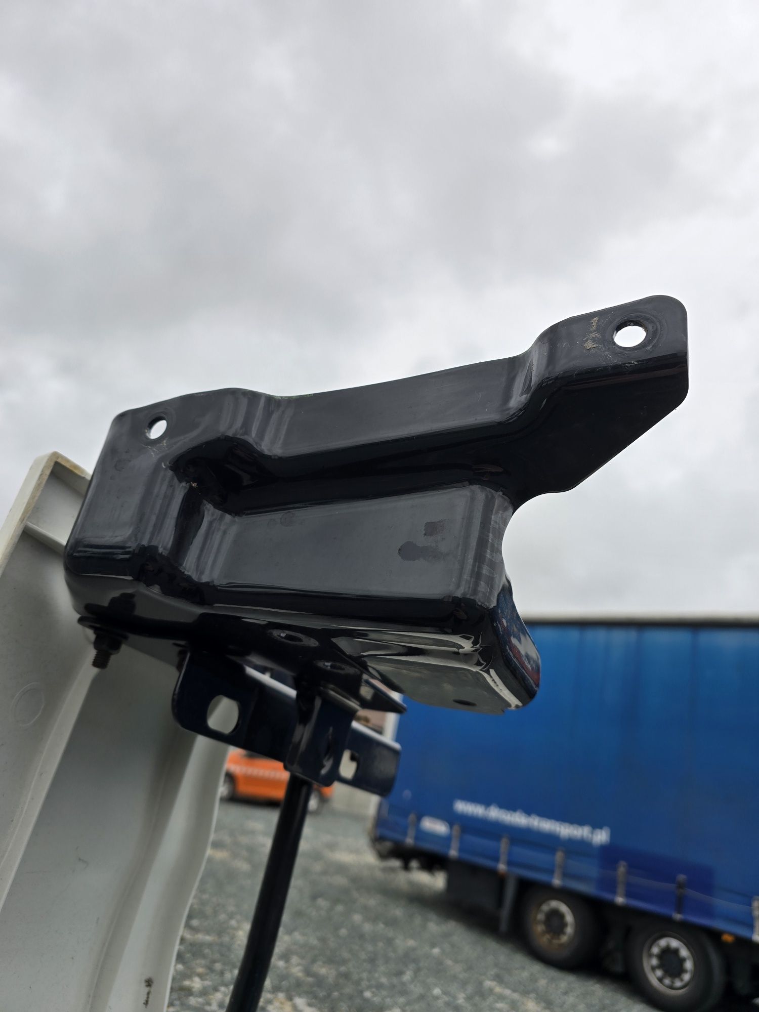 Spojlery zakabinowe owiewki man tgx lift 19r xxl tga orginał RAL9010