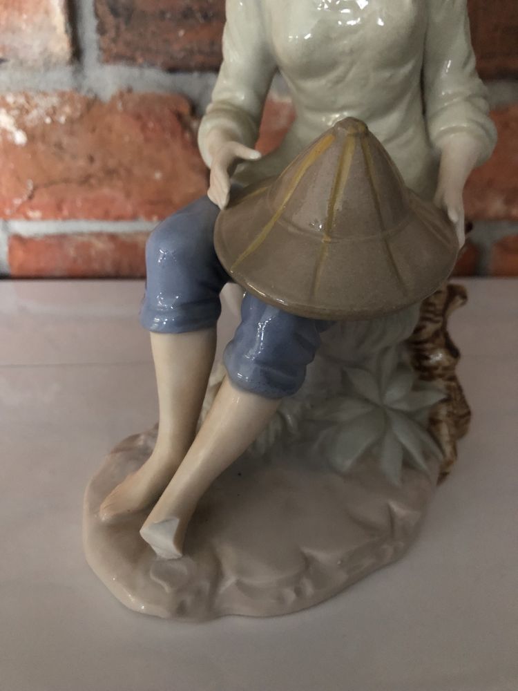 Porcelanowa figurka Leonardo Collection.