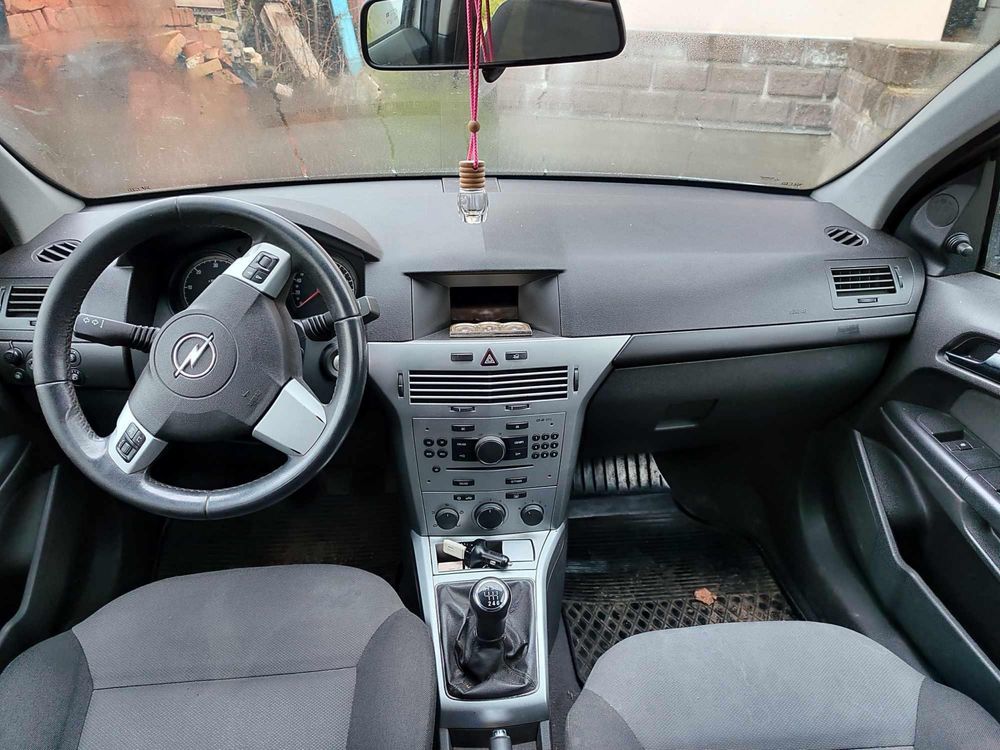 Продам Opel Astra H