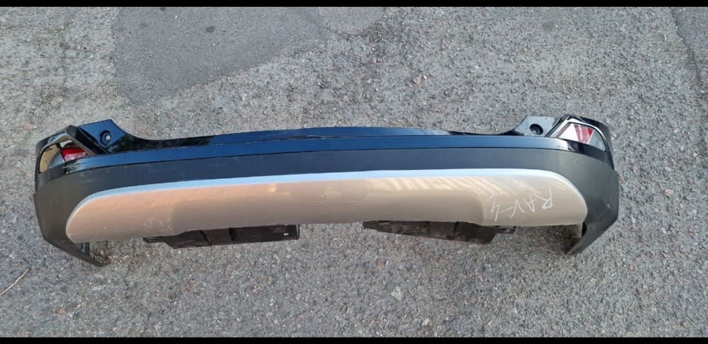 Бампера на авто, разборка! это всё что осталось на фото