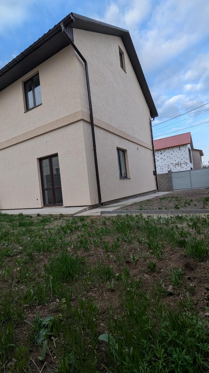 Продам Дом в Червоном Хуторе под чистовые работы 100 м 2 сот (193-817)