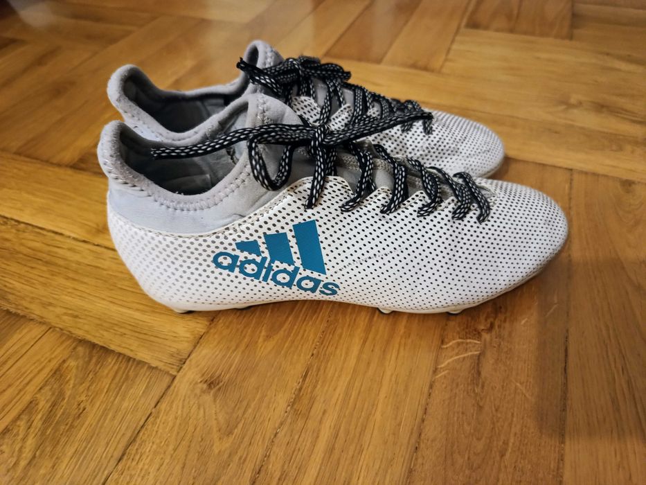 Korki Adidas dla chłopca, rozmiar 36 2/3