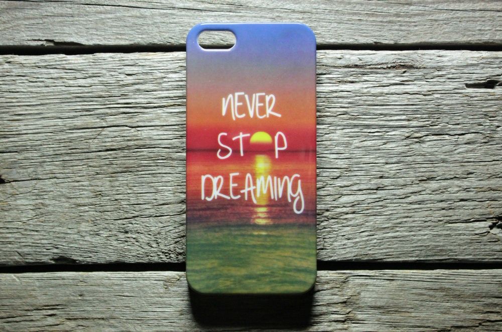 Чехол / Накладка для IPhone 5/5S «NEVER STOP DREAMING»