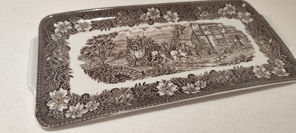 Travessa Royal Tudor Ware