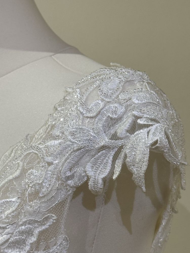 Piękna elegancka błyszczaca suknia slubna 38