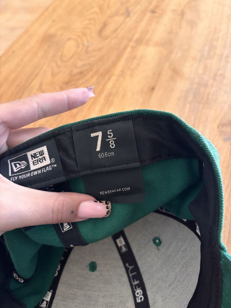 Męska czapka z daszkiem new era