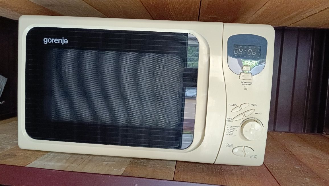 Микроволновка gorenje MO-230 DGW2-UR на з/ч