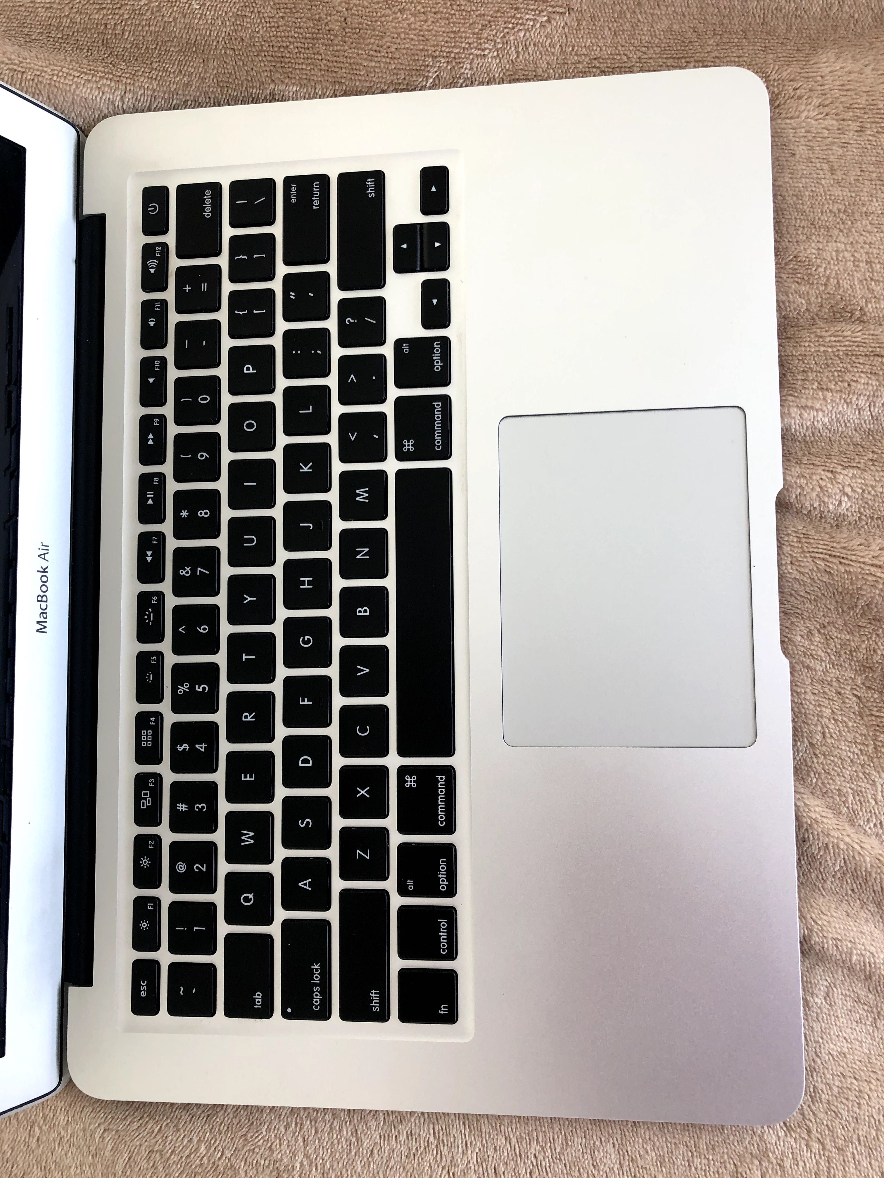 MacBook Air 125gb prateado em perfeito estado.