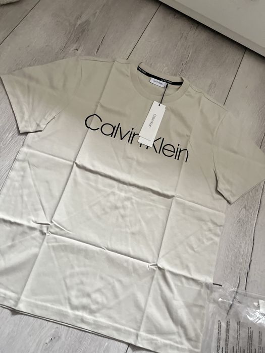 Calvin klein meski T -shirt rozmiar XL beżowa
