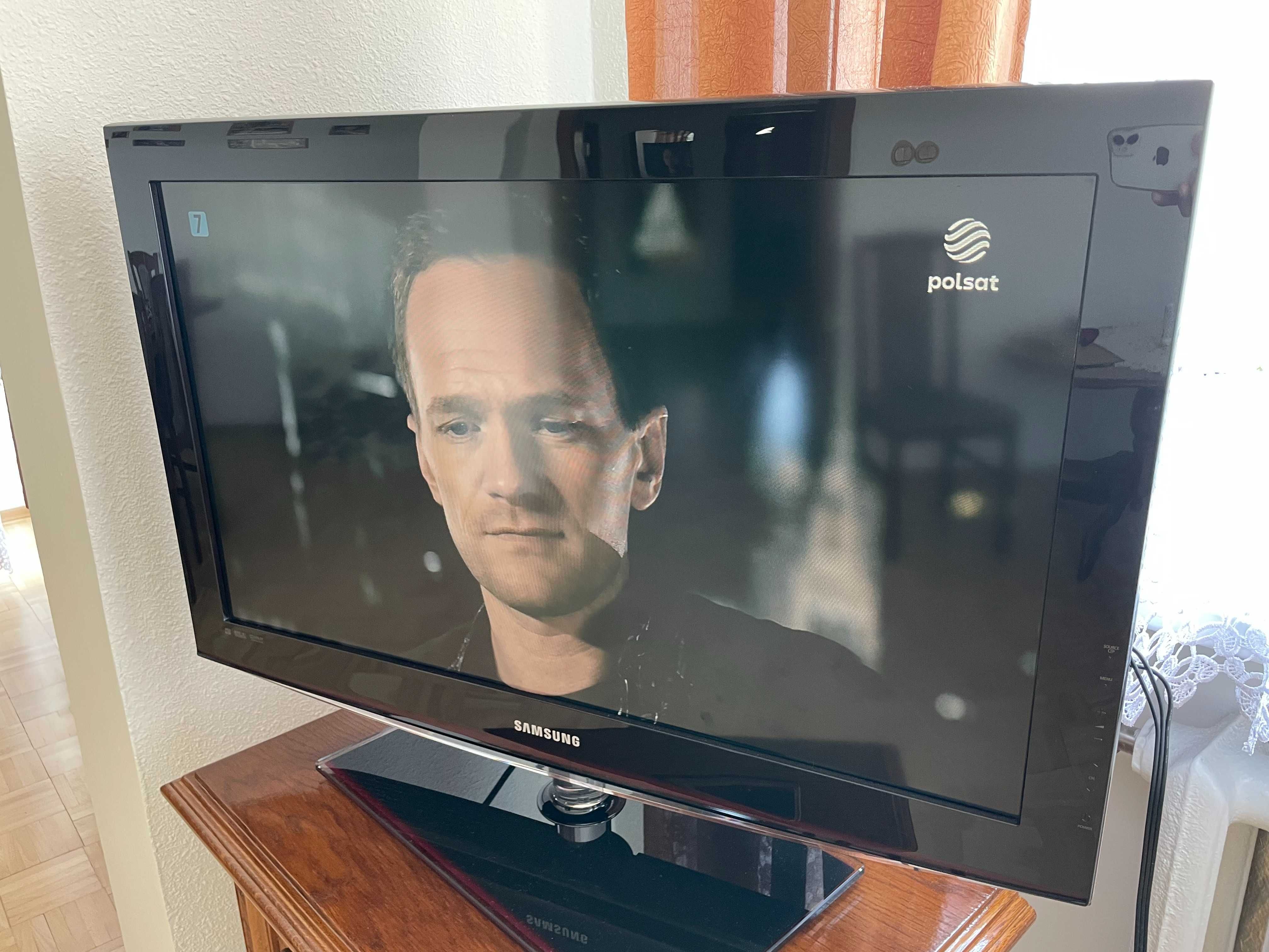 Telewizor Samsung 32 cale plus dekoder Wiwa DVBT2 HEVC