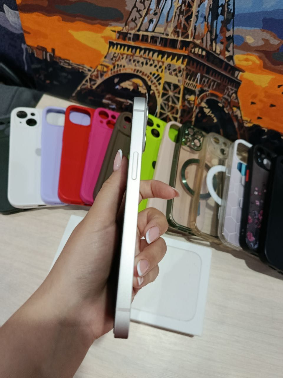 Продам IPhone 13
